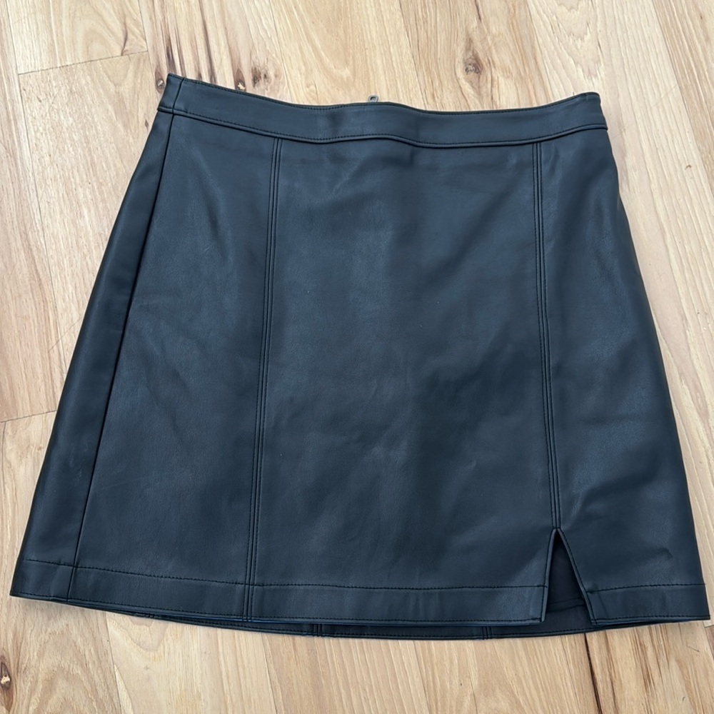 Abercrombie Faux Leather skirt in great condition black with small slit